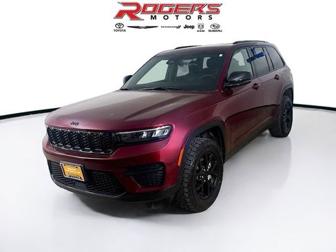 Certified 2025 Jeep Grand Cherokee Altitude AWD/4WD image 3