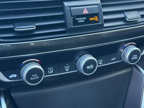 Certified 2018 Honda Accord Sport image 19