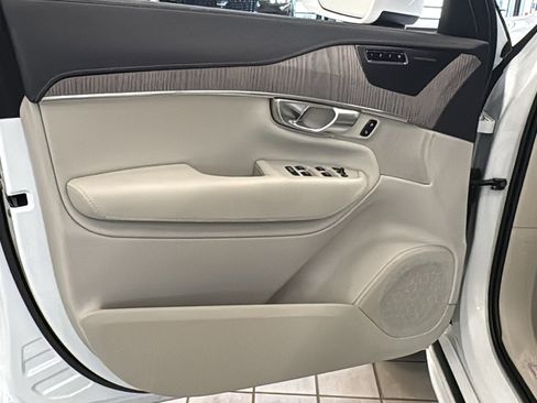 Used 2023 Volvo XC90 B6 Ultimate w/ Lounge Package AWD/4WD image 21