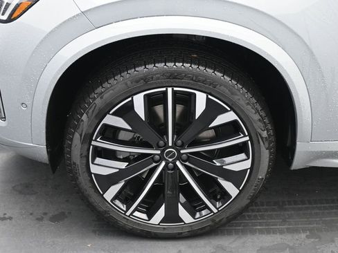 New 2026 Volvo XC90 B6 Plus w/ Protection Package Premier AWD/4WD image 4