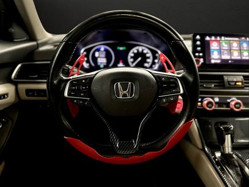 Used 2018 Honda Accord Touring image 21