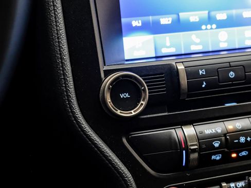 Used 2022 Ford Mustang Shelby GT500 w/ Carbon Fiber Track Pack image 55