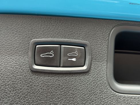 Certified 2019 Porsche Macan image 16