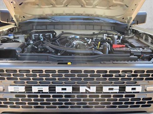 New 2025 Ford Bronco Badlands image 17