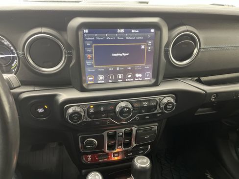 Used 2021 Jeep Wrangler Unlimited Rubicon 4xe w/ Steel Bumper Group image 17