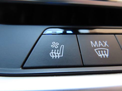 Used 2022 BMW X5 xDrive40i AWD/4WD image 9