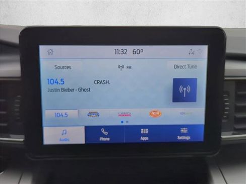 Used 2022 Ford Explorer XLT w/ Equipment Group 202A image 8