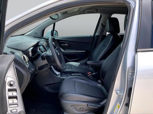 Used 2022 Chevrolet Trax LT AWD/4WD image 8