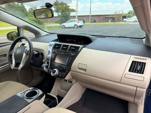 Used 2012 Toyota Prius V Three FWD image 11