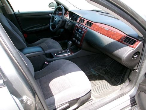Used 2008 Chevrolet Impala LT FWD image 9