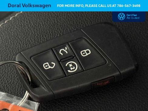 Certified 2022 Volkswagen Tiguan SE image 28