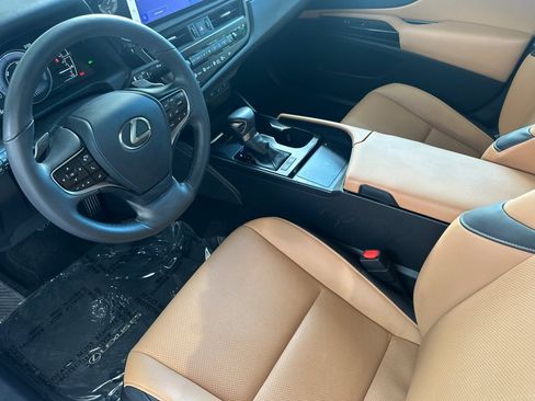 Certified 2023 Lexus ES 300h w/ Premium Package FWD image 11