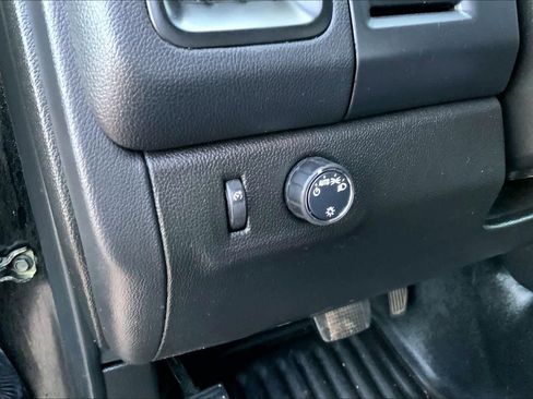 Used 2022 Chevrolet Colorado LT w/ Fleet Safety Package image 35