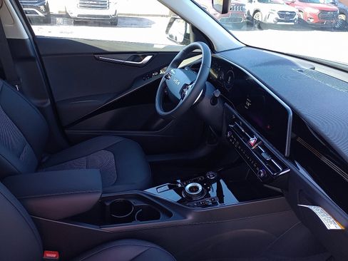 New 2025 Kia Niro Wind image 7