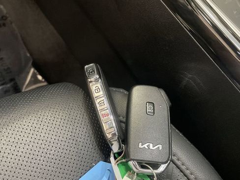 Used 2023 Kia Sorento SX image 29