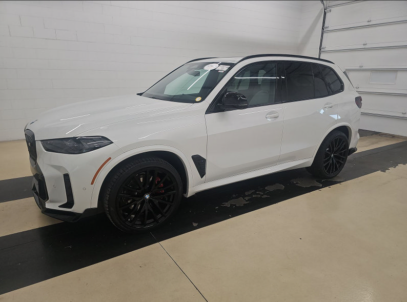 Used 2025 BMW X5 xDrive40i w/ M Sport Package AWD/4WD image 3