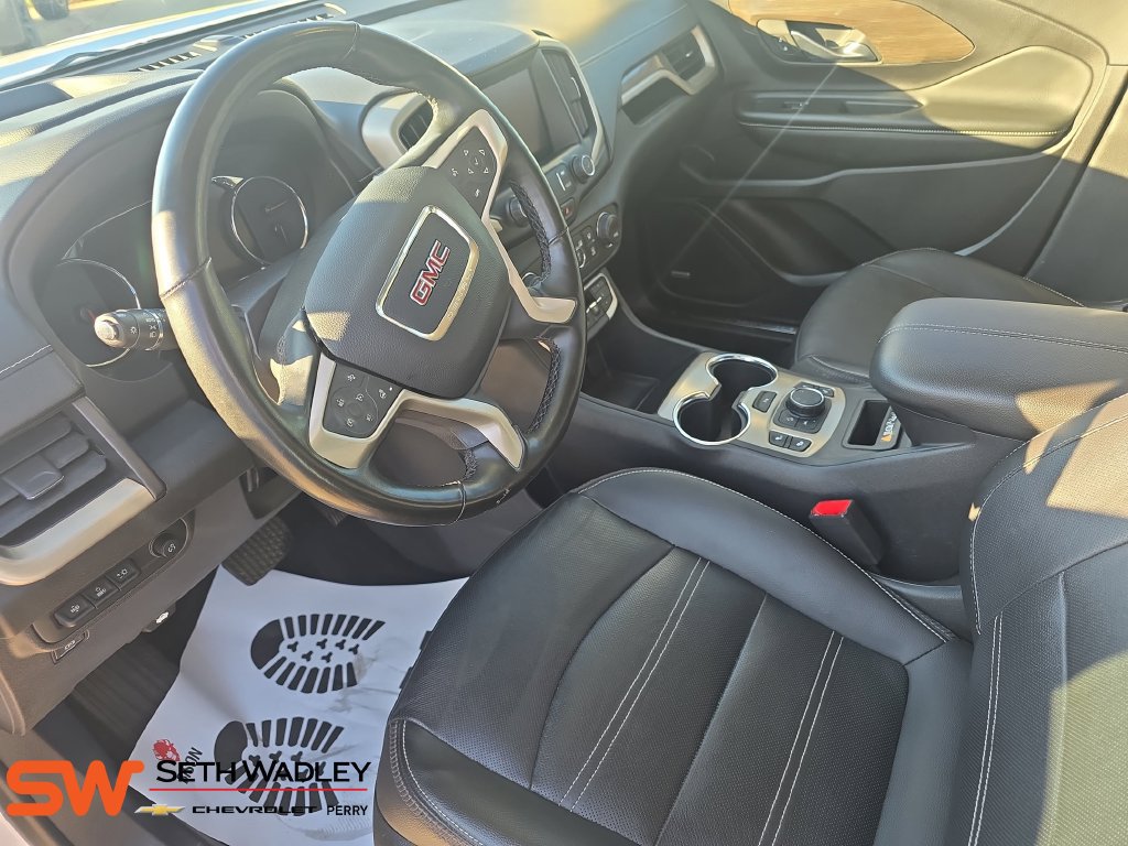 Used 2024 GMC Terrain Denali AWD/4WD image 17