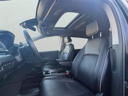 Used 2024 Honda Odyssey Elite image 17