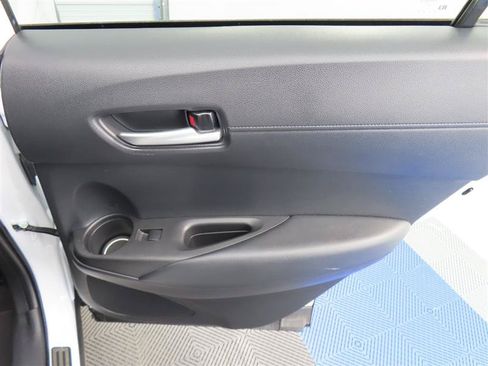 Used 2022 Toyota Corolla Cross XLE FWD image 33