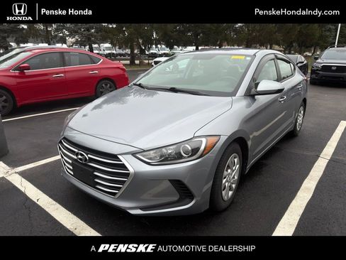 Used 2017 Hyundai Elantra SE image 1