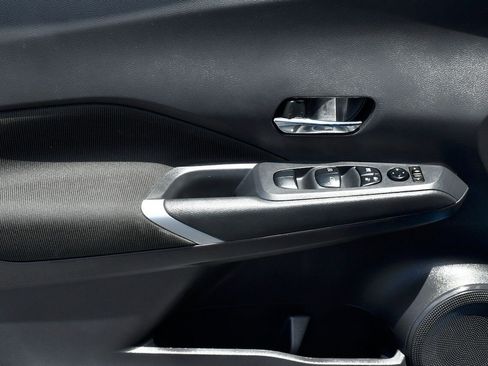 Used 2024 Nissan Kicks SV image 9