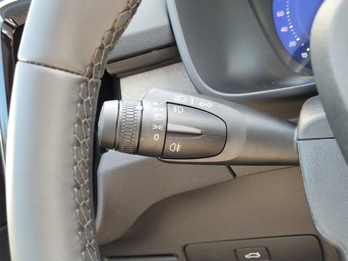 New 2026 Volvo XC40 B4 Core w/ Climate Package image 17