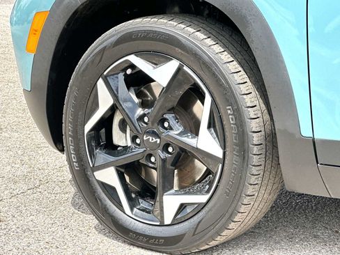 Used 2024 Kia Seltos EX AWD/4WD image 11