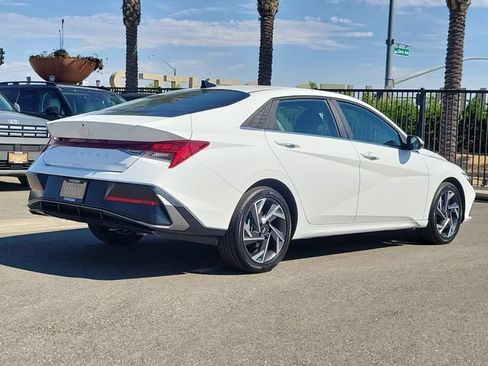 New 2026 Hyundai Elantra Limited FWD image 5