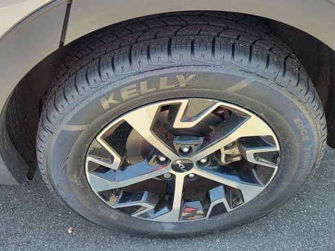 Used 2023 Kia Sportage EX AWD/4WD image 8