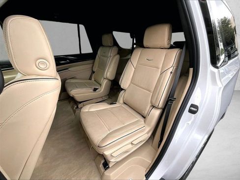 Used 2023 Cadillac Escalade Premium Luxury w/ Performance Package AWD/4WD image 28