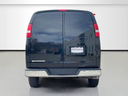 Used 2024 Chevrolet Express 2500 w/ Driver Convenience Package RWD image 6