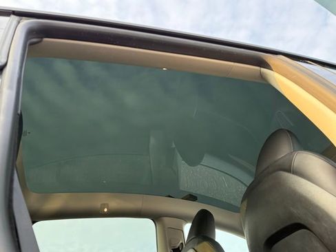 Used 2023 Tesla Model Y Long Range image 35