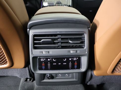 Used 2025 Audi Q8 Premium Plus w/ Premium Plus Package image 26