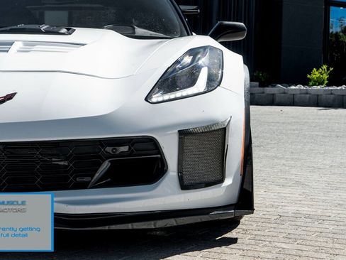 Used 2016 Chevrolet Corvette Z06 w/ 3LZ Preferred Equipment Group RWD image 8