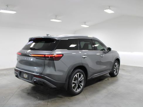 Used 2023 INFINITI QX60 Luxe w/ Vision Package FWD image 9