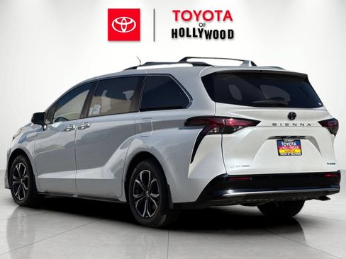 New 2026 Toyota Sienna Platinum AWD/4WD image 6