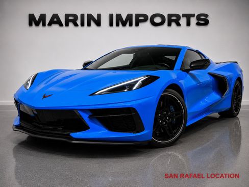 Used 2021 Chevrolet Corvette Stingray Coupe w/ Z51 Performance Package RWD image 1
