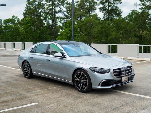 Used 2023 Mercedes-Benz S 580 4MATIC Sedan w/ Warmth & Comfort Package image 18