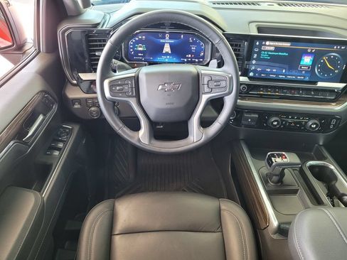 Used 2026 Chevrolet Silverado 1500 LT Trail Boss w/ LT Trail Boss Premium Package AWD/4WD image 9