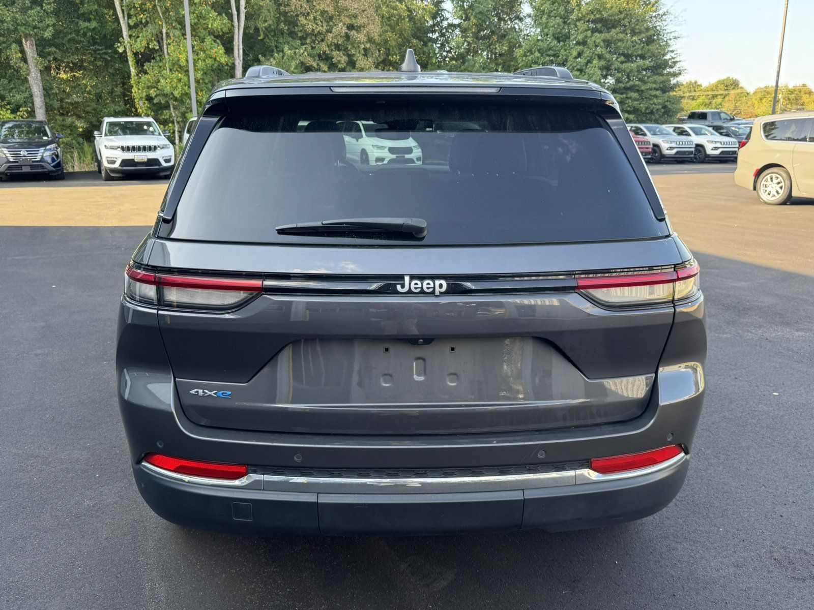 Used 2024 Jeep Grand Cherokee Limited 4xe AWD/4WD image 5