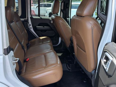 Used 2021 Jeep Wrangler Unlimited Sahara w/ Dual Top Group AWD/4WD image 12