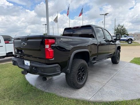 Used 2024 Chevrolet Silverado 2500 ZR2 w/ ZR2 Bison Edition AWD/4WD image 6