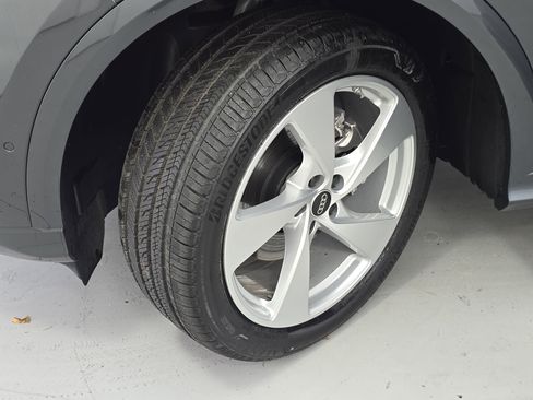 New 2025 Audi Q5 Premium Plus image 32