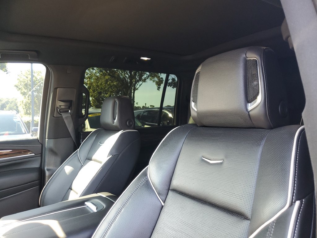 Used 2023 Cadillac Escalade ESV Premium Luxury AWD/4WD image 18