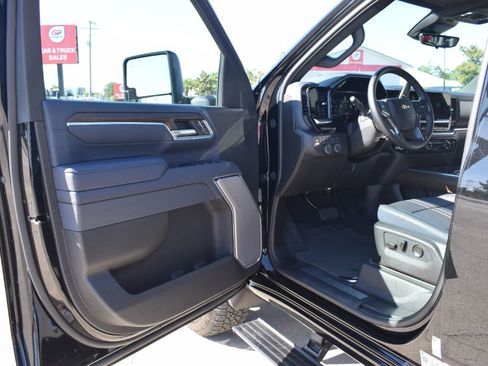 Used 2026 Chevrolet Silverado 3500 High Country w/ High Country Premium Package AWD/4WD image 9