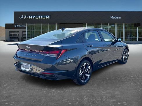 Certified 2023 Hyundai Elantra SEL w/ Convenience Package image 4