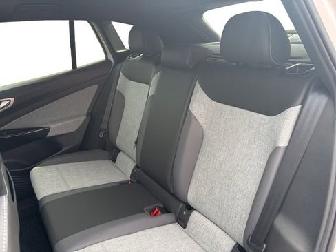 New 2025 Volkswagen ID.4 Pro image 13