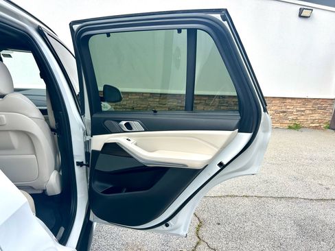 Used 2019 BMW X5 xDrive40i w/ Premium Package 2 image 23