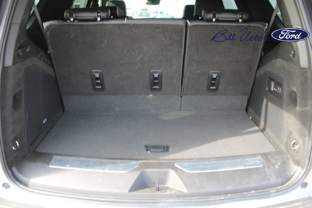 Used 2024 Cadillac Escalade Premium Luxury w/ LPO, Floor Liner Package AWD/4WD image 10