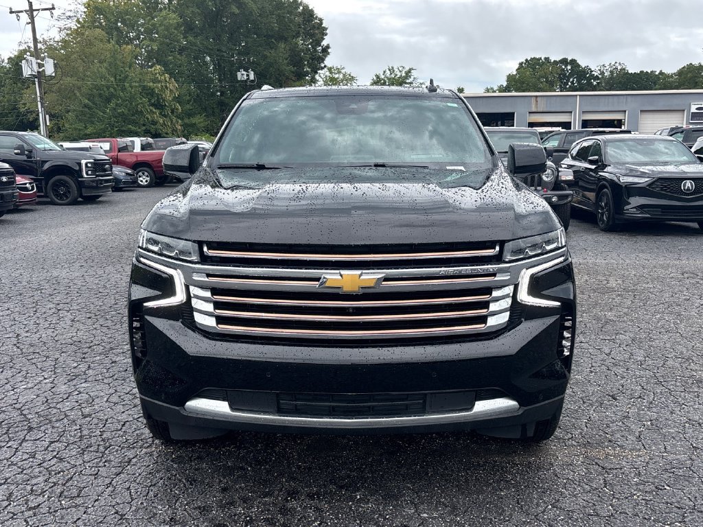 Used 2024 Chevrolet Suburban High Country AWD/4WD image 2
